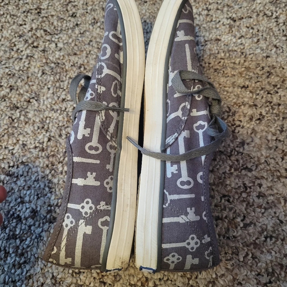 Keds X Taylor Swift Gray Key Print Sneakers‎ Womans Size 9